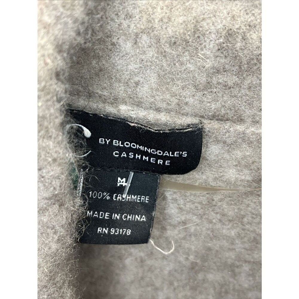 Womens Cashmere Sweater Cardigan Wrap Shawl Size Medium Bloomingdales - Picture 3 of 4